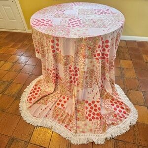 Vintage 1970s bedspread, pink faux patchwork print, fringed, full size bed